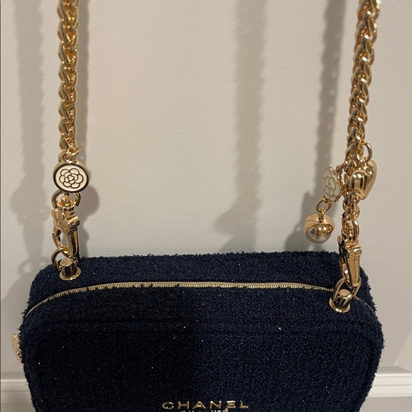 Chanel Tweed Navy Cosmetics Bag with Charm Gold Chain - Picture 13 of 15
